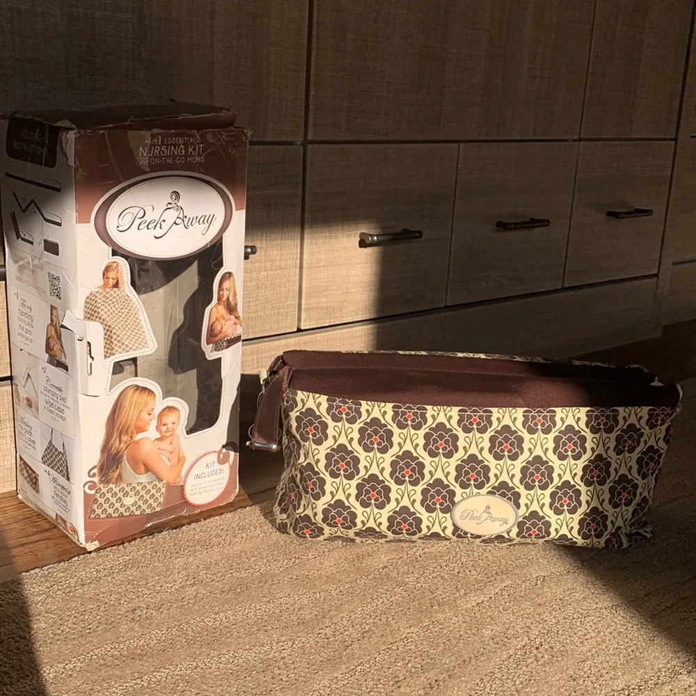 Peek Away Gray Floral‎ Essentials Nursing Pad